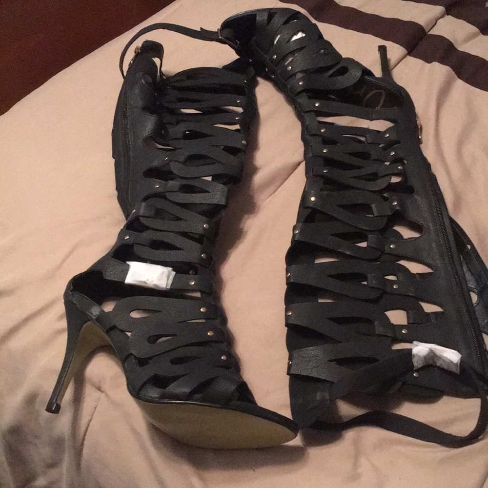 Gladiator vs Cage
